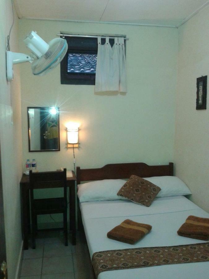 Andrea Hotel Yogyakarta Room photo
